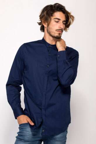 חולצת כפתרה לייקרה עם צווארון סיני חולצת כפתרה לייקרה עם צווארון סיני