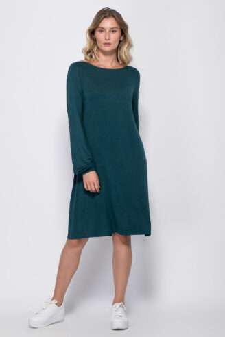 שמלת בייסיק עם שרוול בסיומת כיווץ שמלת בייסיק עם שרוול בסיומת כיווץ