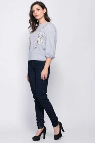 מכנסי ג'ינס סקיני בשילוב רקמה