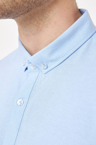 חולצה מכופתרת אוקספורד קלאסית