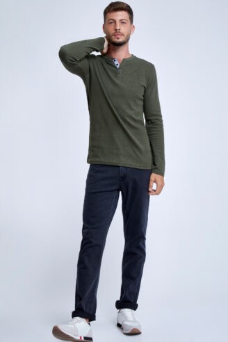 ג'ינס בסיס גזרה רחבה