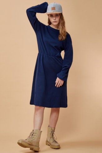 שמלת סריג עם קשירה בגב שמלת סריג עם קשירה בגב