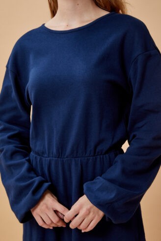 שמלת סריג עם קשירה בגב