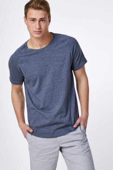 חולצת טי רגלן