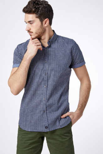 חולצת משבצות קטנות