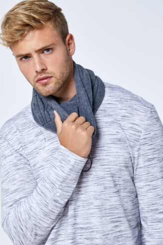 חם צוואר פליז