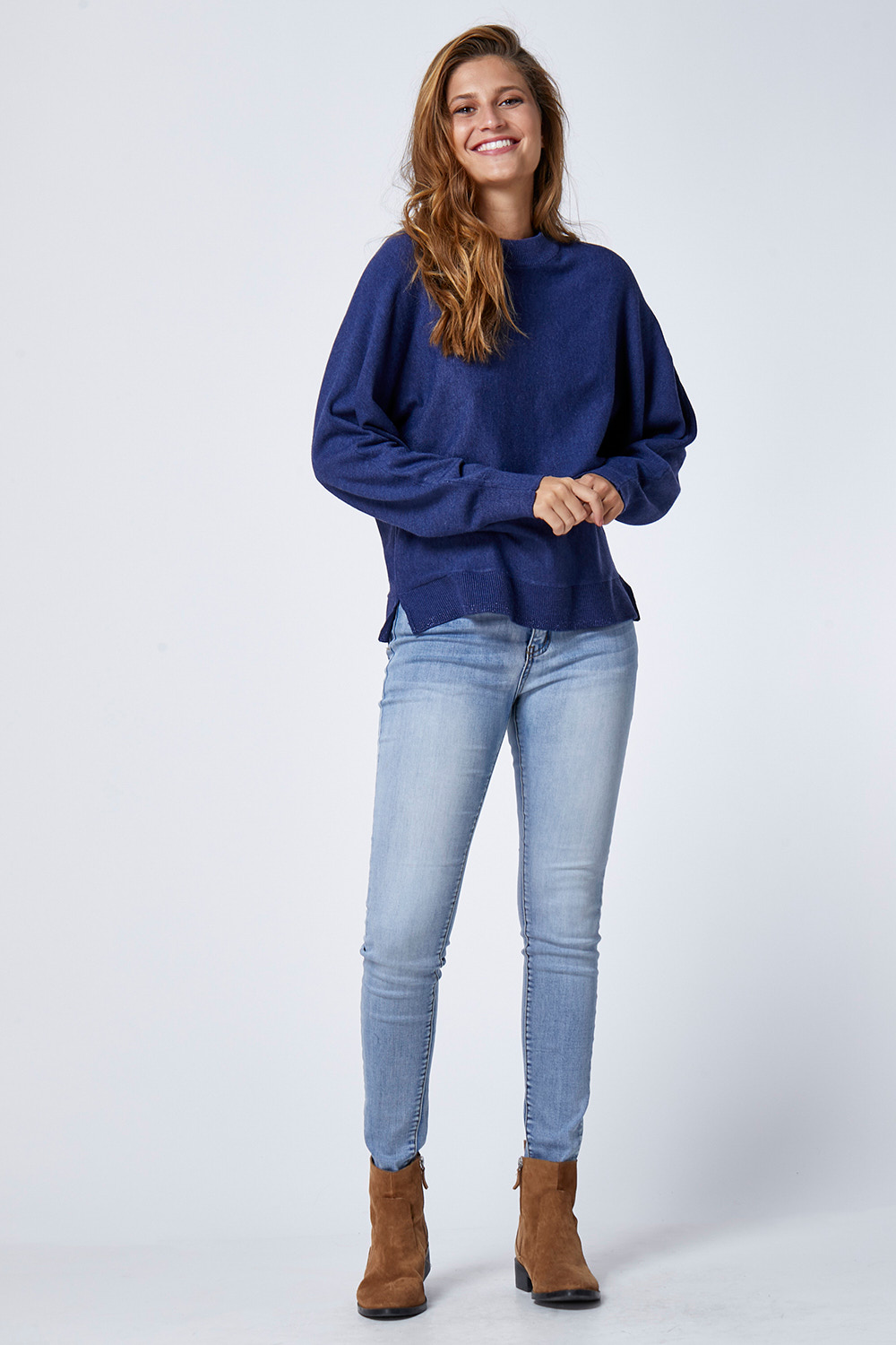 סריג בגזרת עטלף עם סיומת פס לורקס במכפלת