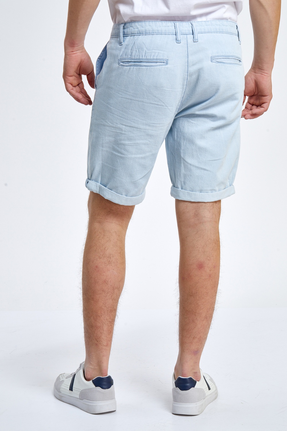 ברמודה ג'ינס דק תכלת בעיצוב צ'ינו
