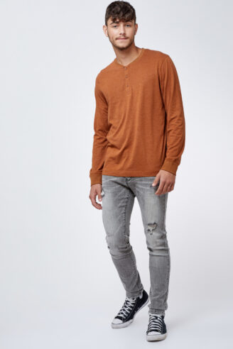 טי מלנש כפתורים