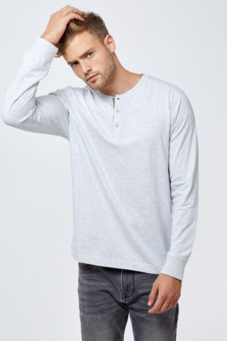 טי מלנש כפתורים