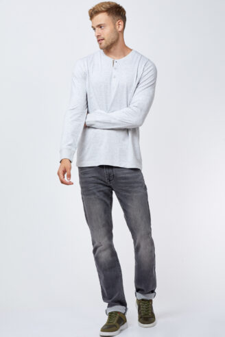 טי מלנש כפתורים