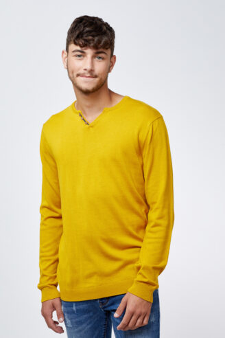 סריג בייסיק צווארון ספליט עם פס