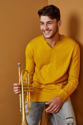 סריג בייסיק צווארון ספליט עם פס