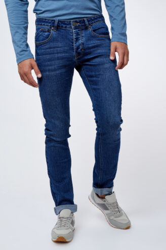 ג'ינס כחול שטוף כיסים מעוצבים ג'ינס כחול שטוף כיסים מעוצבים