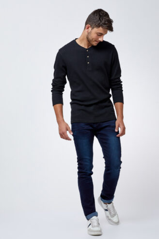 טי ואפל צווארון סבא כפתורים