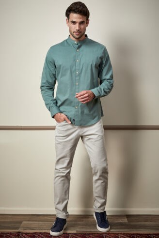 חולצה מכופתרת צוואורן סיני בד פיצ'