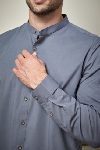 חולצה מכופתרת צוואורן סיני בד פיצ'