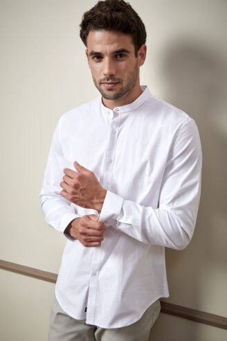 חולצה מכופתרת צוואורן סיני בד פיצ'