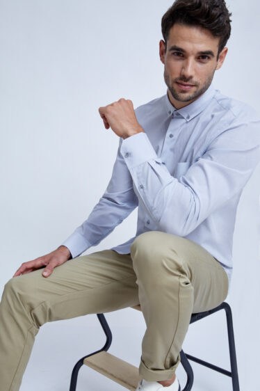 חולצה מכופתרת אלגנט עם כיס