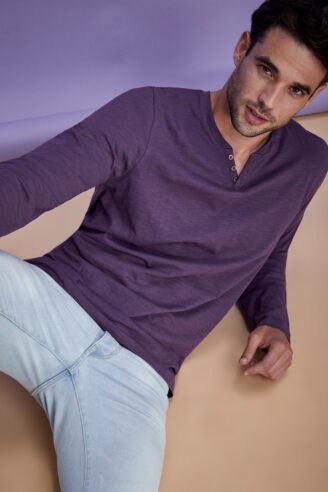 טי סלאב צווארון ספליט