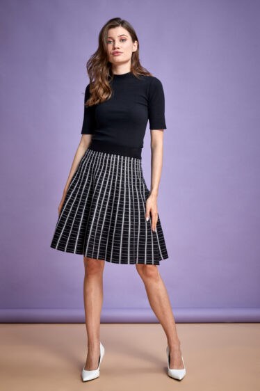 חצאית סריג דוגמת משבצות