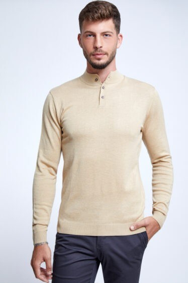 סריג בייסיק צווארון גבוה עם כפתורים