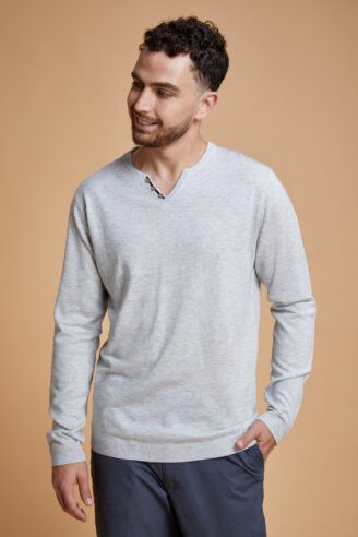 סריג בייסיק צווארון ספליט עם פס