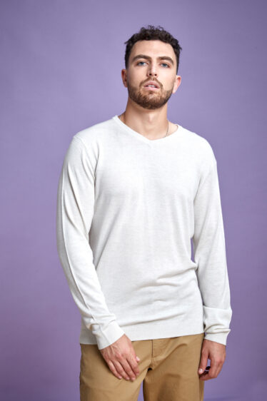 סריג בייסיק צווארון וי