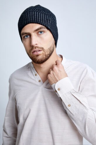 כובע סרוג קצר