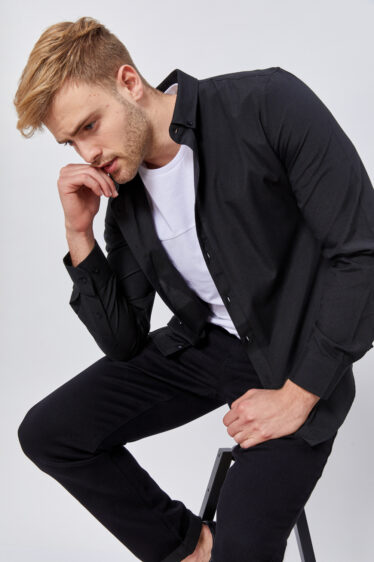 חולצה מכופתרת אוקספורד קלאסית