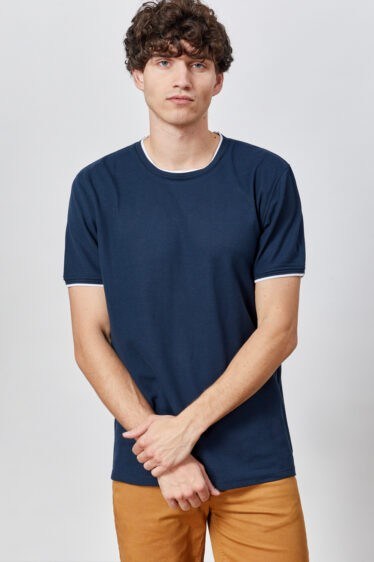 חולצת טי בד פיקה עם צווארון מיוחד