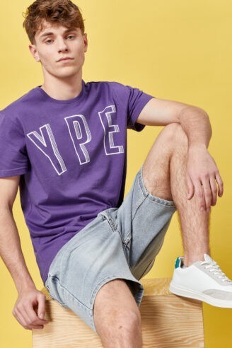 חולצת טי הדפס  אותיות