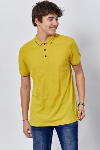 חולצת פולו פיקה עם פס על הצווארון