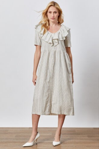 שמלת צווארון משגעת