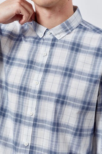 חולצה מכופתרת משבצות תכלת