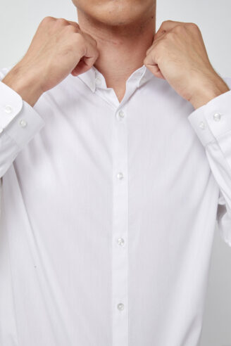 חולצה מכופתרת לייקרה