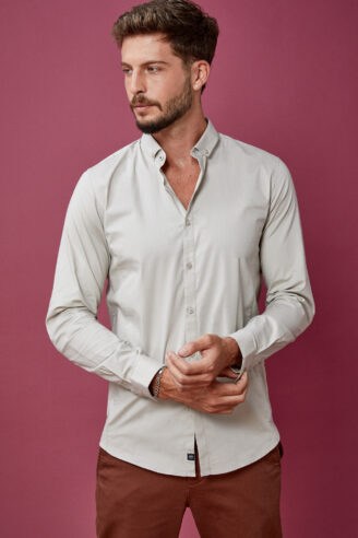 חולצה מכופתרת לייקרה צרה