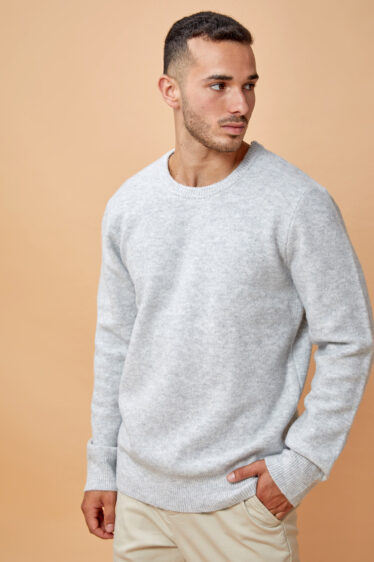 סוודר עבה חלק