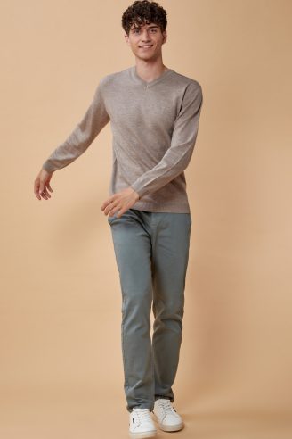 סריג בייסיק צווארון וי