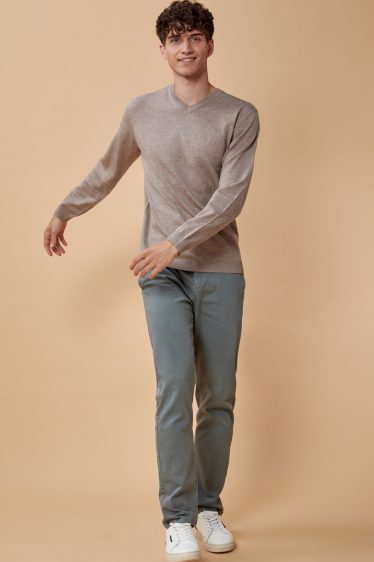 סריג בייסיק צווארון וי