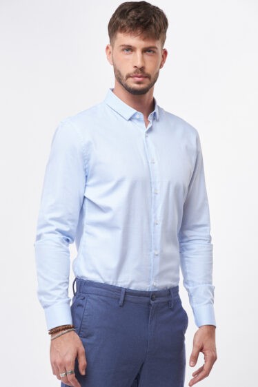 חולצה מכופתרת טקסטורה אלגנטית