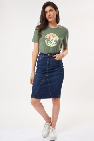 חצאית ג'ינס אחרי ברך חצאית ג'ינס אחרי ברך