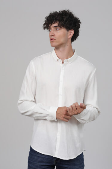 חולצה מכופתרת בד סירסאק