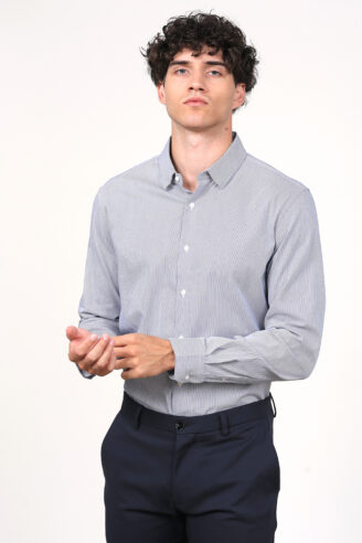 חולצה מכופתרת פסי סיכה לייקרה