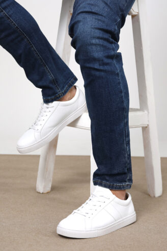 נעל סניקרס לבנה