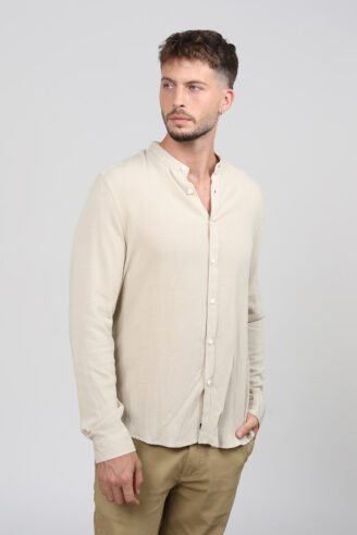 חולצה מכופתרת צווארון סיני שילוב במראה פשתן