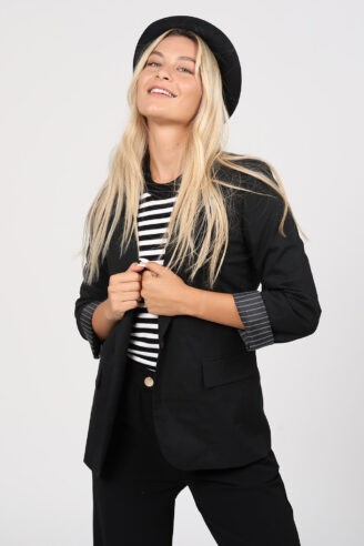 בלייזר מחויט