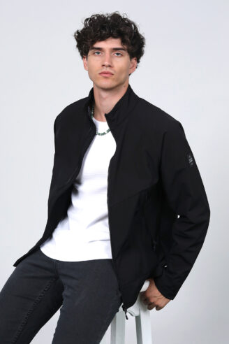 מעיל softshell קל עם כיסים מעוצבים