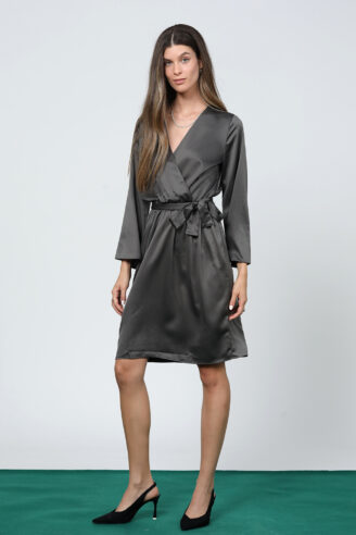 שמלת סאטן מעטפת