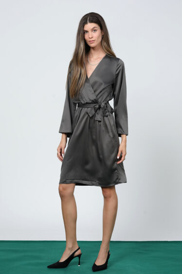 שמלת סאטן מעטפת